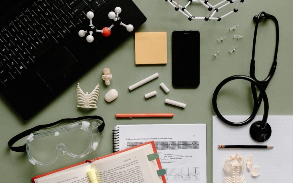 Guide to Clinical Registries What are Clinical Registries?